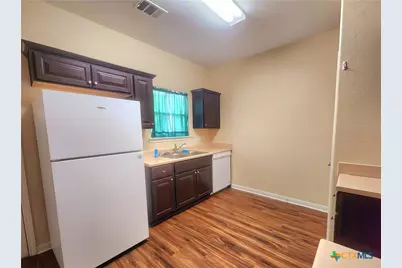 502 Migl Street, Yoakum, TX 77995 - Photo 15