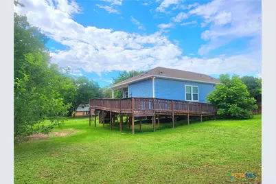 502 Migl Street, Yoakum, TX 77995 - Photo 7