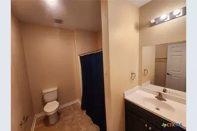502 Migl Street, Yoakum, TX 77995 - Photo 21