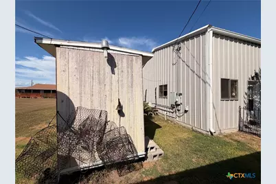 56 S Quailrun Avenue, Port Lavaca, TX 77979 - Photo 7