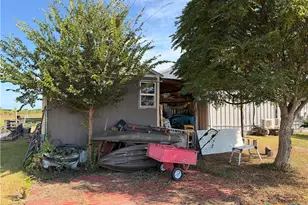 56 S Quailrun Ave, Port Lavaca, TX 77979 - Photo 5