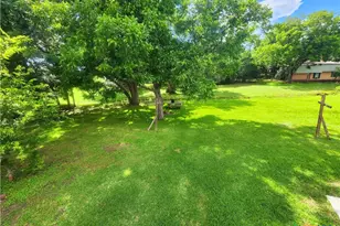 502 Migl St, Yoakum, TX 77995 - Photo 27