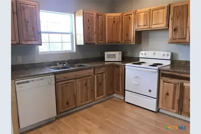 729 Clay Ridge, Canyon Lake, TX 78133 - Photo 3