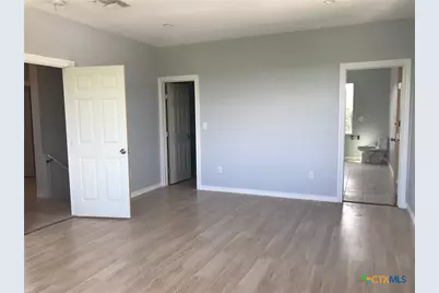 729 Clay Ridge, Canyon Lake, TX 78133 - Photo 5