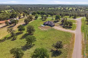 494 Flash Cir, Gonzales, TX 78648 - Photo 7