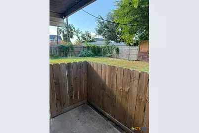 215 N Houston Avenue, Cameron, TX 76520 - Photo 25