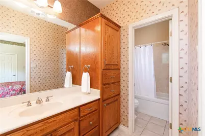 121 Wallace Boulevard, Cameron, TX 76520 - Photo 37