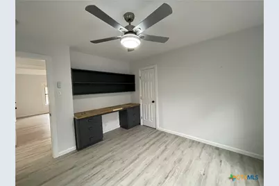 625 E 13th Avenue, Belton, TX 76513 - Photo 5