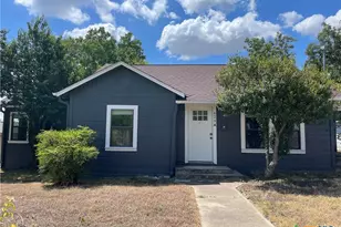 625 E 13th Ave, Belton, TX 76513 - Photo 1