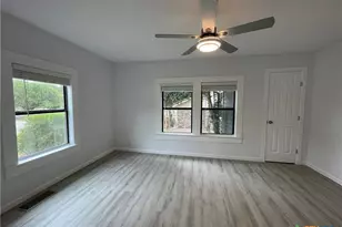 625 E 13th Ave, Belton, TX 76513 - Photo 33