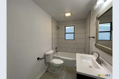 625 E 13th Avenue, Belton, TX 76513 - Photo 13