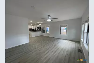 625 E 13th Avenue, Belton, TX 76513 - Photo 3