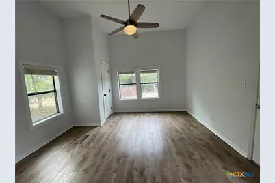 625 E 13th Avenue, Belton, TX 76513 - Photo 23