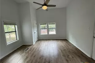 625 E 13th Ave, Belton, TX 76513 - Photo 23