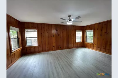 625 E 13th Avenue, Belton, TX 76513 - Photo 9