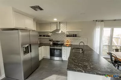118 Waterford Drive, Victoria, TX 77901 - Photo 5