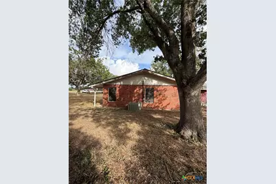 415 SE Main Street, Stockdale, TX 78160 - Photo 17