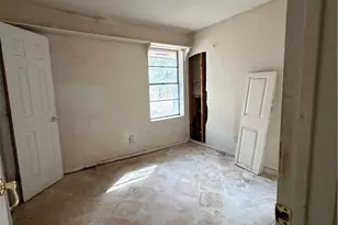 415 SE Main St, Stockdale, TX 78160 - Photo 11