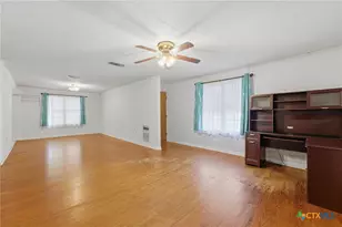 520 Seydler St, Gonzales, TX 78629 - Photo 7