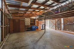 520 Seydler St, Gonzales, TX 78629 - Photo 21