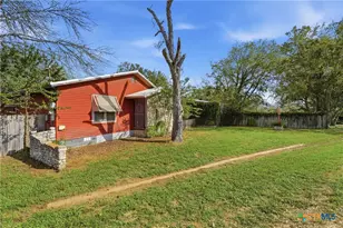 520 Seydler St, Gonzales, TX 78629 - Photo 1