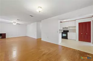 520 Seydler St, Gonzales, TX 78629 - Photo 5