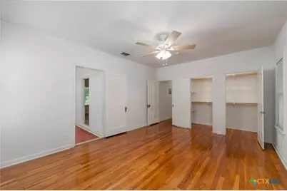465 S Guenther Avenue, New Braunfels, TX 78130 - Photo 11