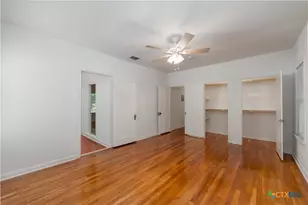 465 S Guenther Ave, New Braunfels, TX 78130 - Photo 11
