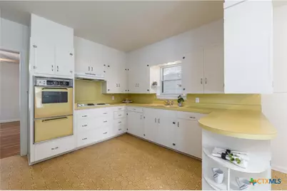 465 S Guenther Avenue, New Braunfels, TX 78130 - Photo 5