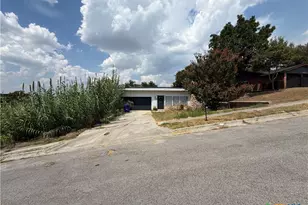903 Davie Lee Dr, Copperas Cove, TX 76522 - Photo 1