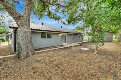 602 N Market Street, Hallettsville, TX 77964 - Photo 35