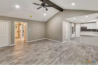 602 N Market Street, Hallettsville, TX 77964 - Photo 5