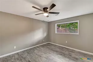 602 N Market St, Hallettsville, TX 77964 - Photo 27