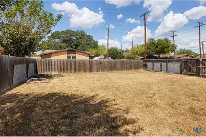 400 W Main Street, Cuero, TX 77954 - Photo 19