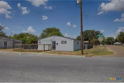 400 W Main Street, Cuero, TX 77954 - Photo 15