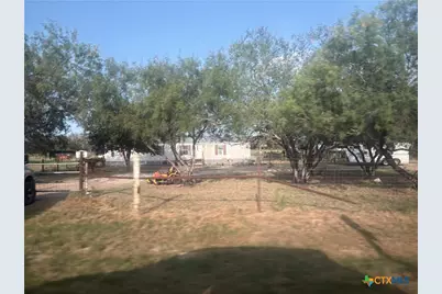 138 Terrace Hill Lane, Floresville, TX 78114 - Photo 5