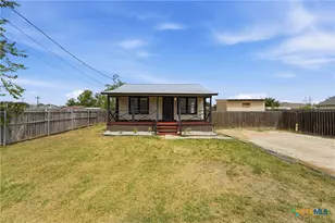 1921 Dreyer Ln, Gonzales, TX 78629 - Photo 3