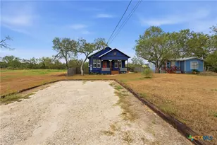 1930 Dreyer Ln, Gonzales, TX 78629 - Photo 3