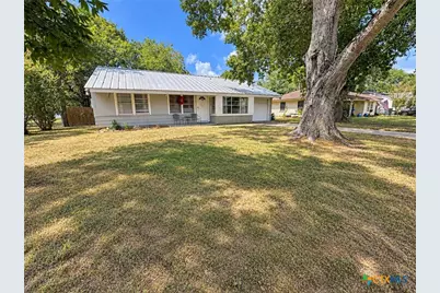 1119 N East, Edna, TX 77957 - Photo 3