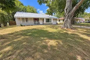1119 N E, Edna, TX 77957 - Photo 3
