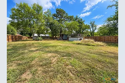 1119 N East, Edna, TX 77957 - Photo 21