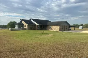1733 Co Rd 376, Shiner, TX 77984 - Photo 31