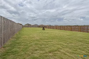 913 Riviera Ct, Seguin, TX 78155 - Photo 25