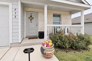 913 Riviera Ct, Seguin, TX 78155 - Photo 5