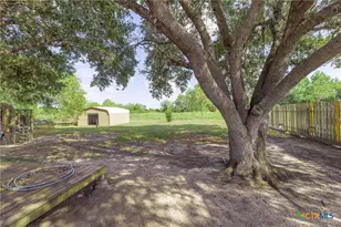 406 Trent St, Victoria, TX 77905 - Photo 29