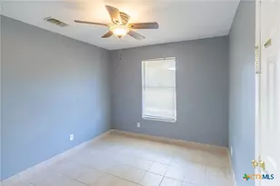 406 Trent St, Victoria, TX 77905 - Photo 13