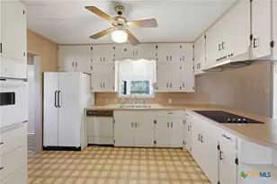 821 Co Rd 482, Gonzales, TX 78629 - Photo 11