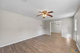 607 Hanover St, Edna, TX 77957 - Photo 7
