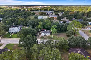 607 Hanover St, Edna, TX 77957 - Photo 29