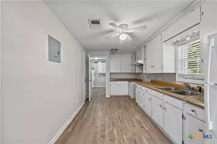 607 Hanover St, Edna, TX 77957 - Photo 19